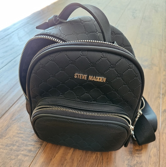 Steve Madden mini backpack - Picture 2 of 3